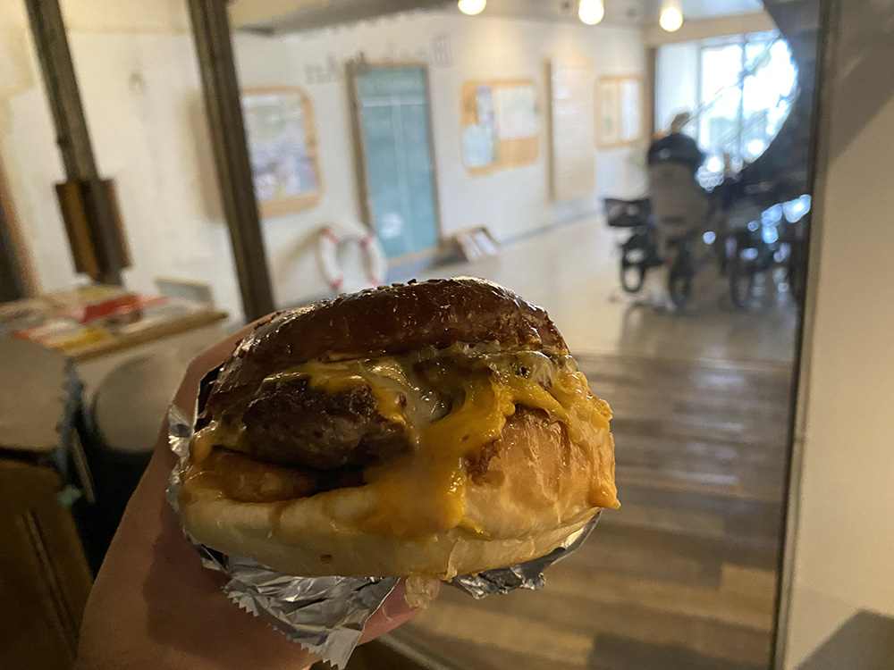 HYOE’S BURGERS+FRIES